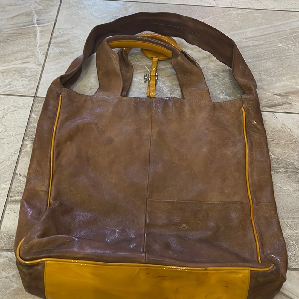 Womens beige purse